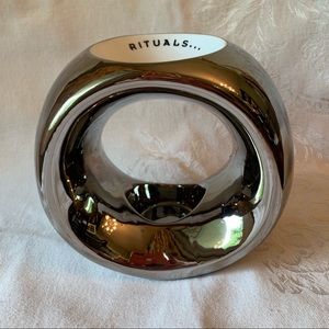 Essential oil diffuser